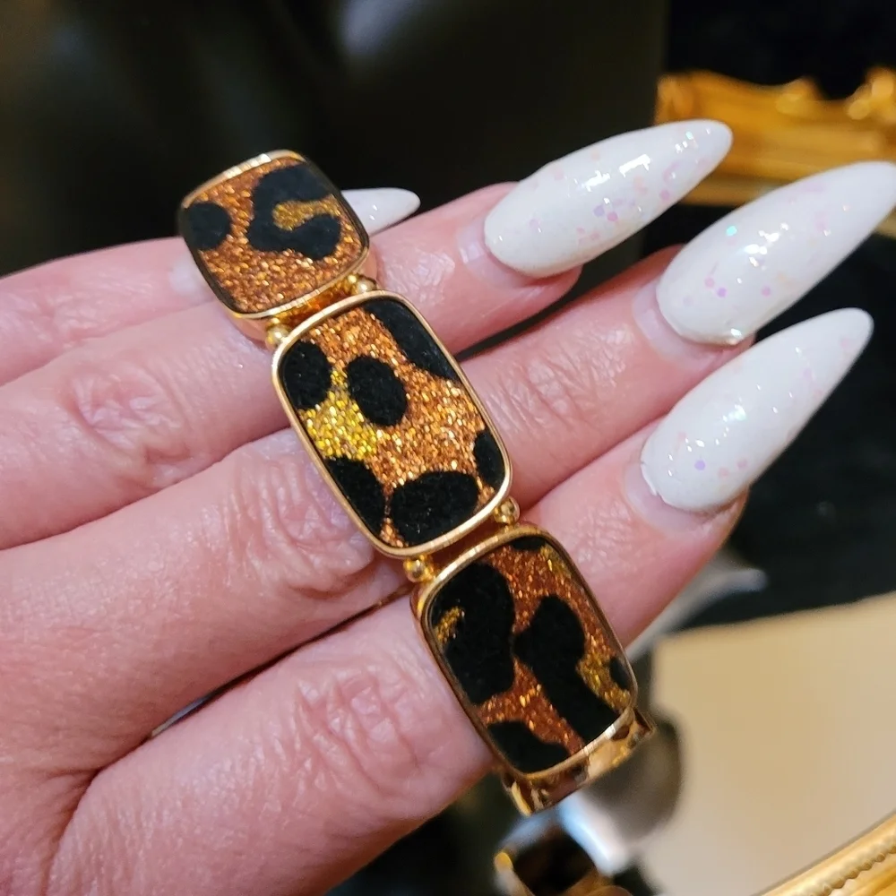 NWT Leopard Print Design Shimmer Gold Statement Bracelet